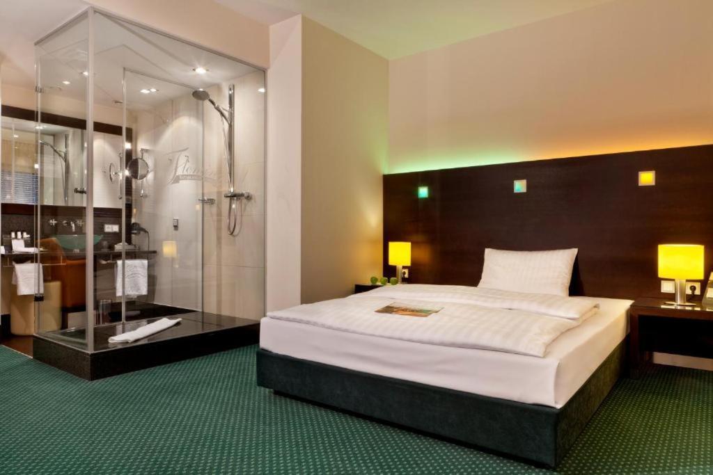 Hotel Lumiere An Der Messe "New Opening" Frankfurt am Main Exterior photo